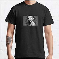 Legendary Actress Ester Exposito T-Shirts