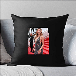 Breakout Actress Ester Exposito Pillows Cover