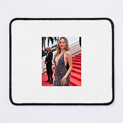 Breakout Actress Ester Exposito Mouse Pads