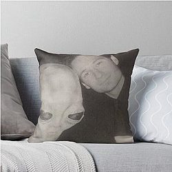 Fox Mulder Throw Pillow