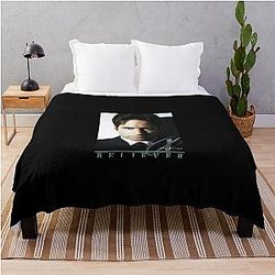 Fox Mulder Believer Portrait Throw Blanket