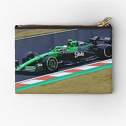 Gabriel Bortoleto racing his 2025 F1 car at Suzuka during the Japanese Grand Prix