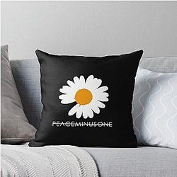 G-Dragon PMO Daisy Throw Pillow