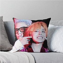 G Dragon Top Viral moment Übermensch World Tour comeback Big Bang Throw Pillow
