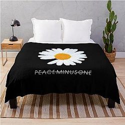 G-Dragon Peaceminusone Daisy Flower Throw Blanket