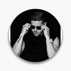 Gotay El Auténtiko makes dance music Gotay Pins