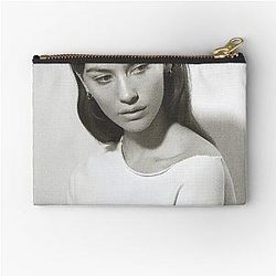Gracie Abrams zipper pouch.