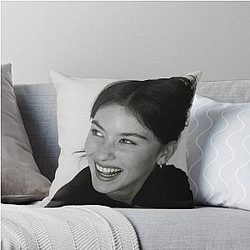 Gorgeous Gracie Abrams Throw Pillow