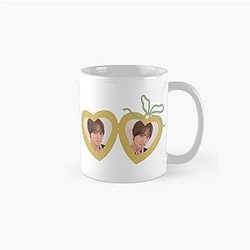 Haechan heart locket Classic Mug