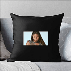 Style Icon Halle Bailey Pillows Cover