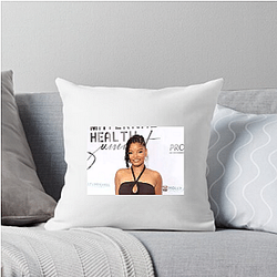Legendary Actress Halle Bailey Pillows Cover