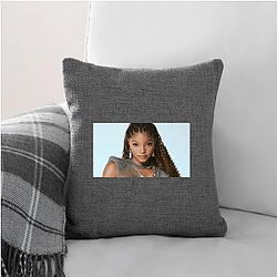 Style Icon Halle Bailey Pillows Cover