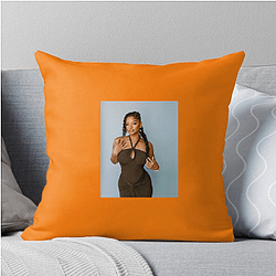 Breakout Actress Halle Bailey Pillows Cover