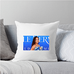 Red Carpet Queen Halle Bailey Pillows Cover