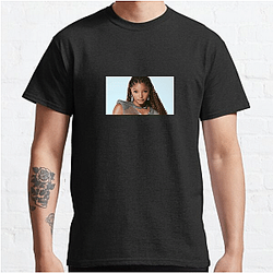 Style Icon Halle Bailey T-Shirts