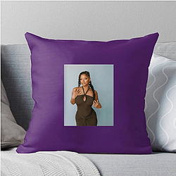 Breakout Actress Halle Bailey Pillows Cover