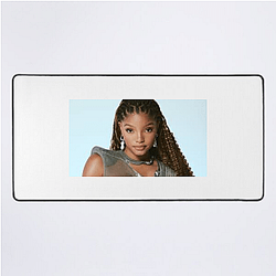 Style Icon Halle Bailey Mouse Pads