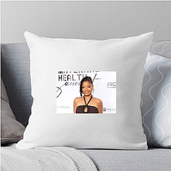 Legendary Actress Halle Bailey Pillows Cover