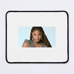 Style Icon Halle Bailey Mouse Pads