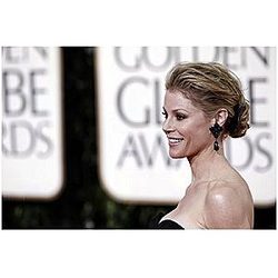 Julie Bowen 8x10 Photo Modern Family Ed Boston Legal Strapless Black Dress Profile