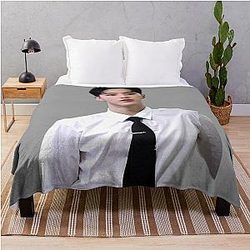 Seventeen Hoshi Throw Blanket