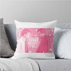 Tia Mowry-Hardrict, Yaoi, House MD Throw Pillow