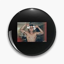 Hudson Williams Black Swan Met Gala Pin