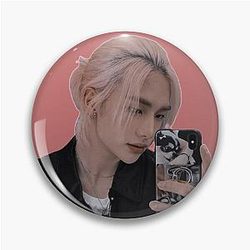 Hyunjin Selca Pin