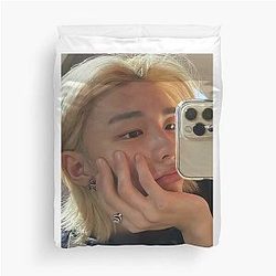 Hyunjin Cute Mirror Selfie Duvet Cover