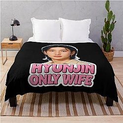 Hyunjin's Wife Throw Blanket