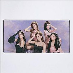 ITZY Checkmate Desk Mat