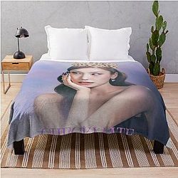 ITZY YEJI Checkmate Throw Blanket
