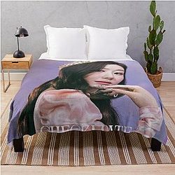 ITZY CHAERYEONG Checkmate Throw Blanket
