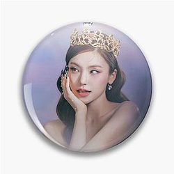 ITZY YEJI "Checkmate" Pin