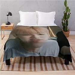Jaemin Meme Throw Blanket
