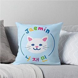 Jaemin- Cute cat (NCT DREAM) Throw Pillow