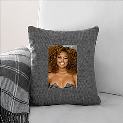 Red Carpet Queen Jaz Sinclair Pillows Cover