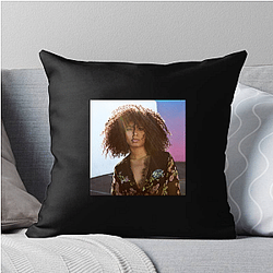 Style Icon Jaz Sinclair Pillows Cover