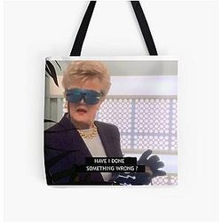 Jessica Fletcher tries Virtual Reality Tote Bag