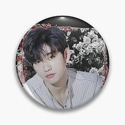 Park Jinyoung GOT 7 Jinyoung Korean K-pop Floral Design Pin