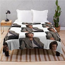 Joe Keery sticker Throw Blanket