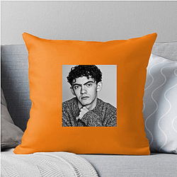 Versatile Actor Joe Locke Pillows Cover