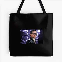 Versatile Actor Joseph Gordon Levitt Bags
