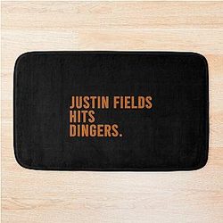 Justin Fields hits dingers