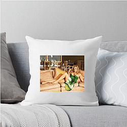 Red Carpet Queen Katee Sackhoff Pillows Cover