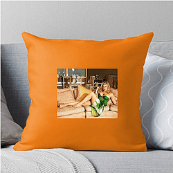 Red Carpet Queen Katee Sackhoff Pillows Cover