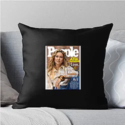 Kate Hudson Merchandise Kate Hudson Pillows Cover