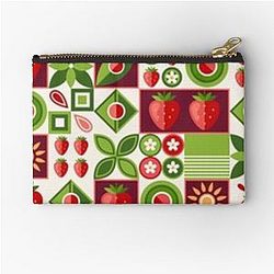 KuroMi Strawberry Zipper Pouch