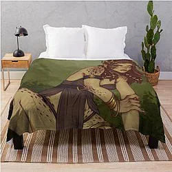 Laezel Crouch Throw Blanket