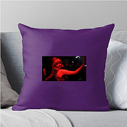 Last Night in Soho is a stylish and unsettling film Last Night In Soho Pillows Cover